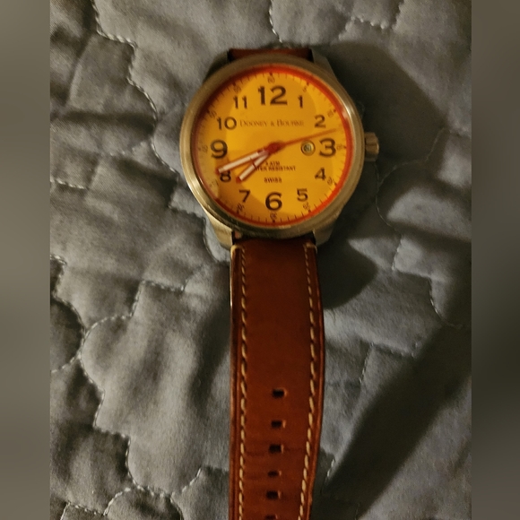 Dooney & Bourke Accessories - Dooney & Bourke watch perfect cond NWOT working battery